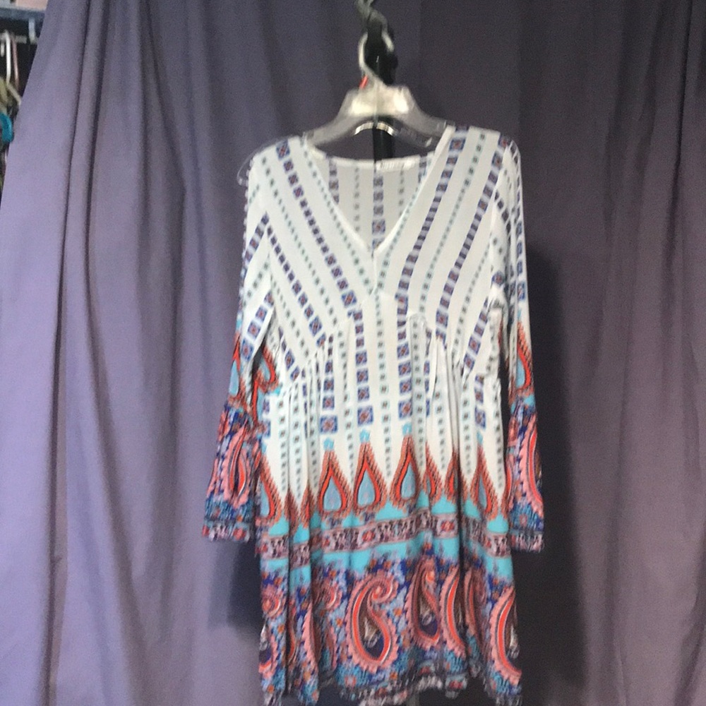 New women’s tunic with out tags.